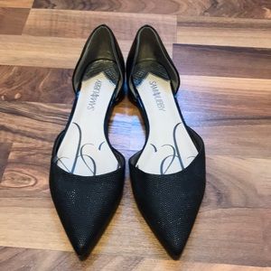 Sam and Libby pointed black flats